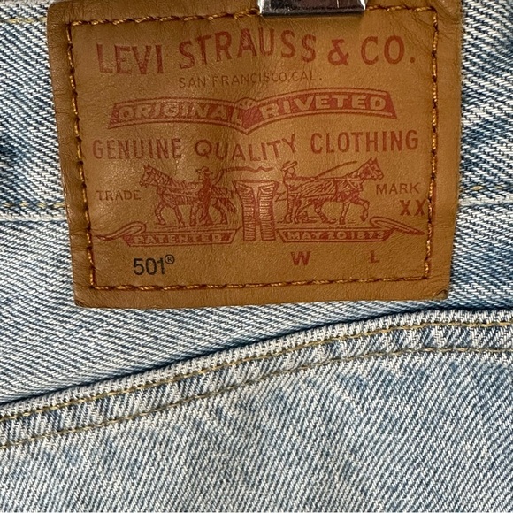 Levi’s 501 Premium Jeans Men's 28x30 Original Fit Straight Leg Blue Med Wash - Picture 5 of 13